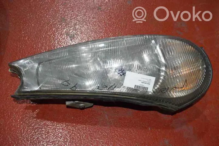 Ford Mondeo MK II Lampa przednia 1110515