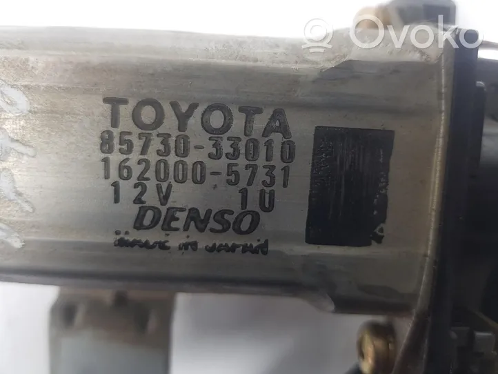 Toyota Land Cruiser (HDJ90) Sähkökäyttöisen kattoluukun asennussarja 7573033010