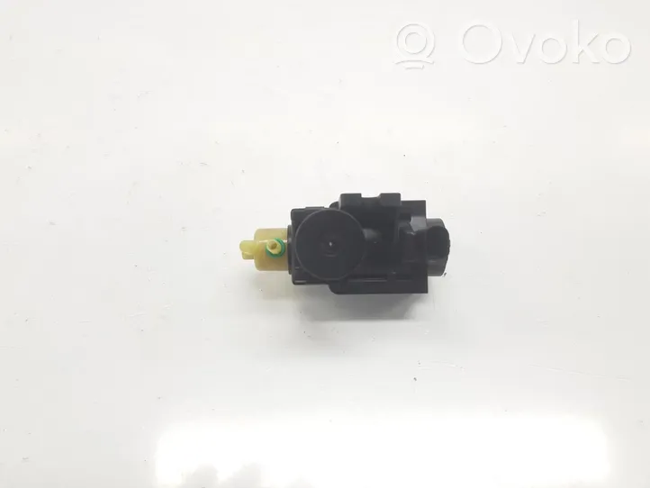 BMW 3 F30 F35 F31 Vacuum valve 11658589117