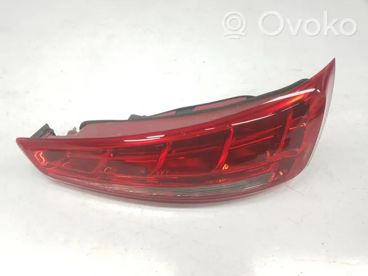 Audi Q3 8U Lampa tylna 8U0945094