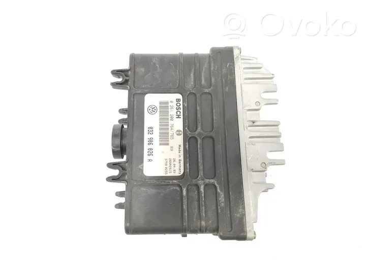 Volkswagen Golf III Calculateur moteur ECU 032906026A