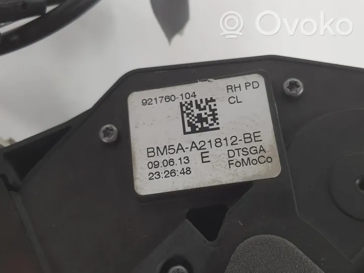 Ford Kuga II Priekšpusē slēdzene 2066073