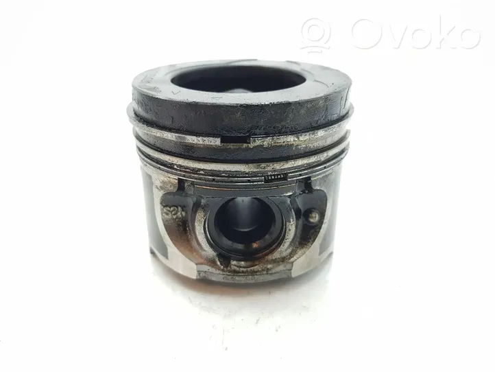 Renault Megane III Piston avec bielle 120A18443R