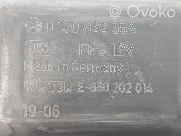 Audi SQ2 GA Silniczek podnoszenia szyby drzwi tylnych 5Q0959408