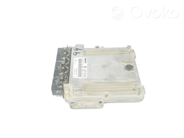 Renault Trafic I Calculateur moteur ECU 237101754R