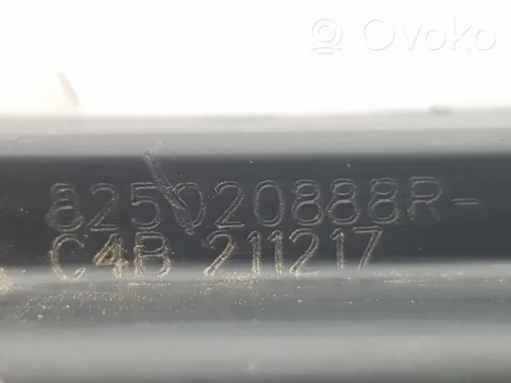 Dacia Duster Zamek drzwi tylnych 825020888R