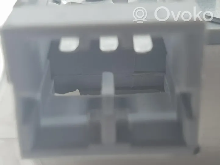 Opel Combo D Panel oświetlenia wnętrza kabiny 735244963
