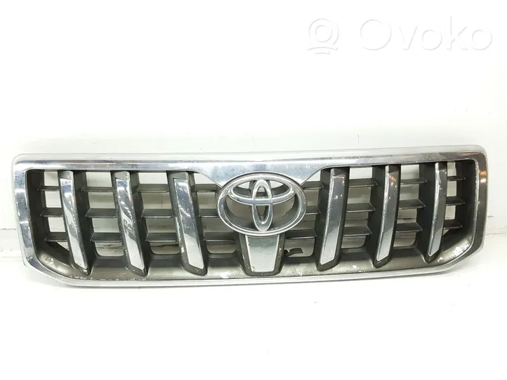 Toyota Land Cruiser (J120) Grotelės priekinės 5311160500