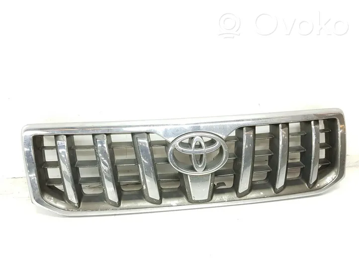 Toyota Land Cruiser (J120) Grotelės priekinės 5311160500