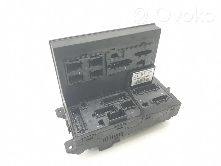 Mercedes-Benz CLS C218 AMG Module de fusibles A2115454201