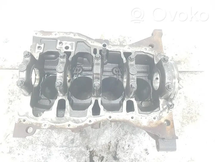 Dacia Sandero Moottorin lohko 7701478825