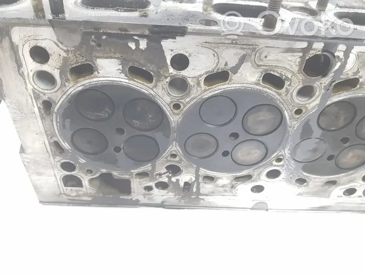 Volkswagen PASSAT B8 Engine head 04L103063M