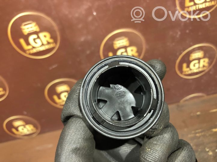 Opel Astra J Osłona żarówki lampy przedniej 17442900