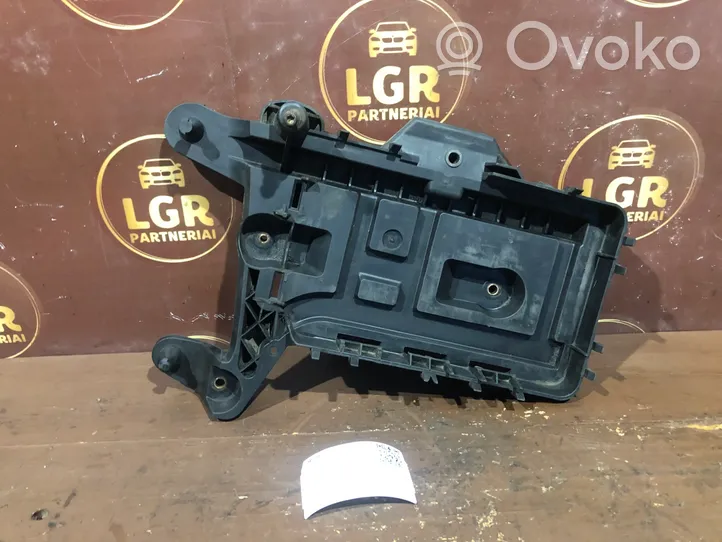 Volkswagen Touran I Battery tray 1K0915333C