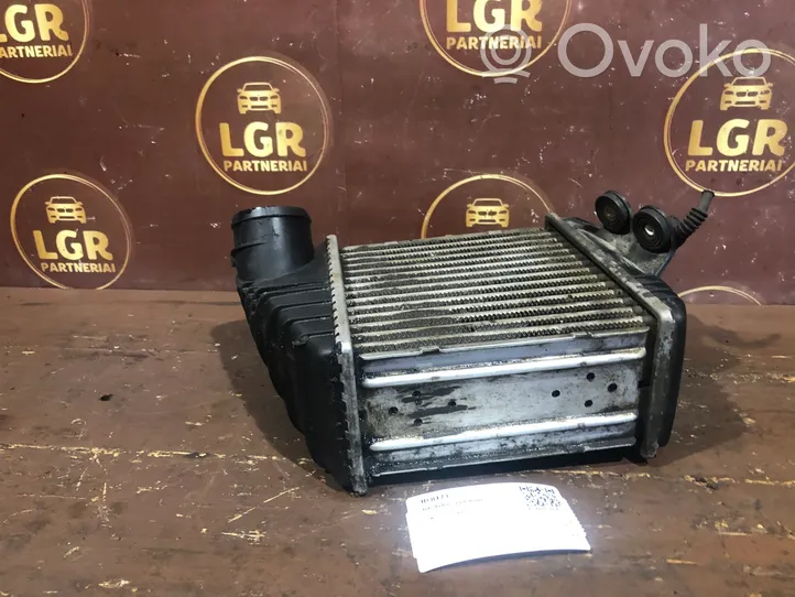 Volkswagen Golf IV Chłodnica powietrza doładowującego / Intercooler 1J0145803F