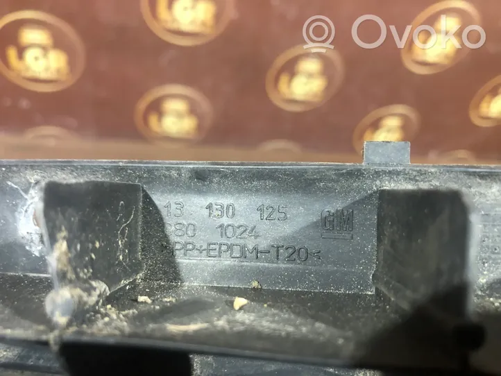 Opel Vectra C Support de montage de pare-chocs avant 13130125