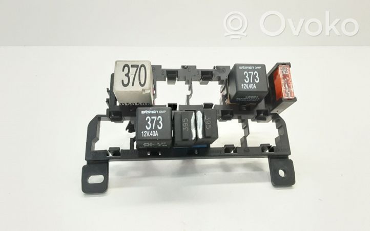 Audi A6 S6 C6 4F Releju montāžas bloks 4F0937503