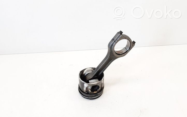 Peugeot 307 Piston avec bielle 