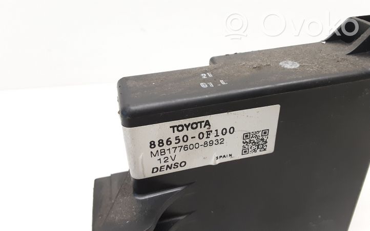 Toyota Verso Air conditioning/heating control unit 886500F100