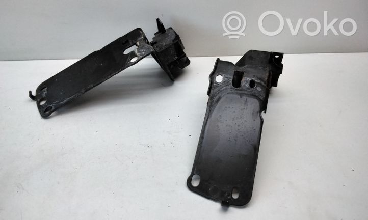 BMW 3 E90 E91 Staffa di montaggio del radiatore 7117811