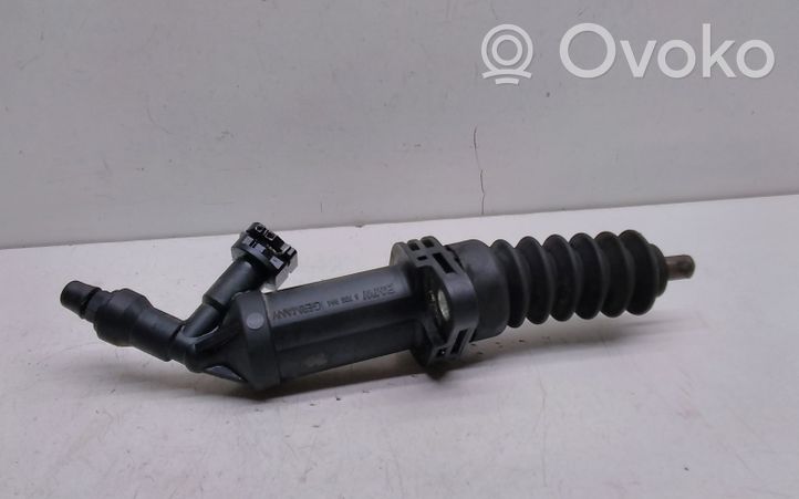 BMW 3 E90 E91 Clutch slave cylinder 6785964