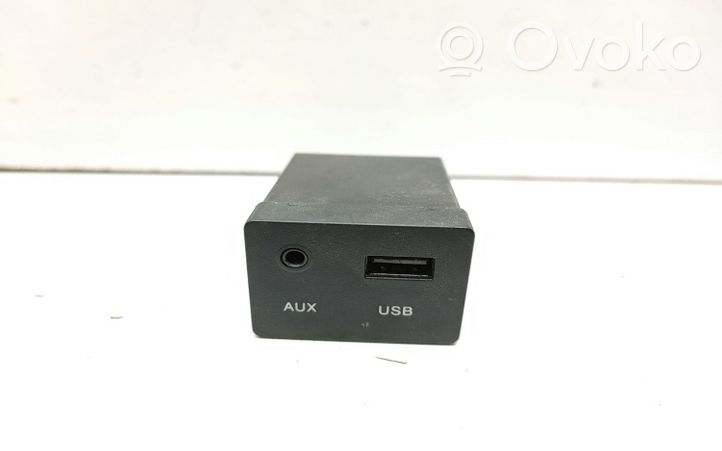 Hyundai Santa Fe Connettore plug in USB 981202B000