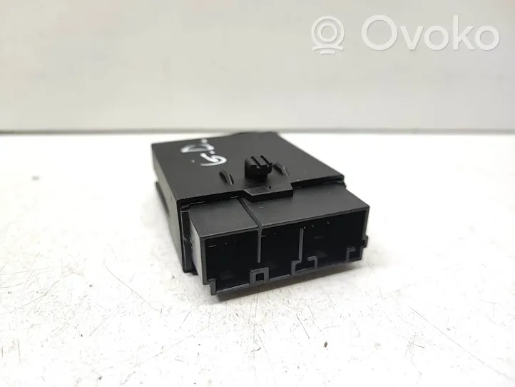 BMW 3 E92 E93 Seat belt warning relay 9130047