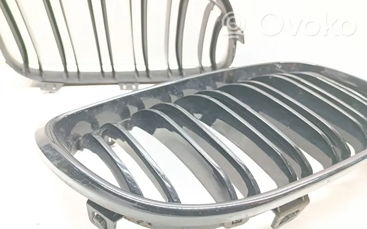 BMW 1 E82 E88 Grille calandre supérieure de pare-chocs avant 