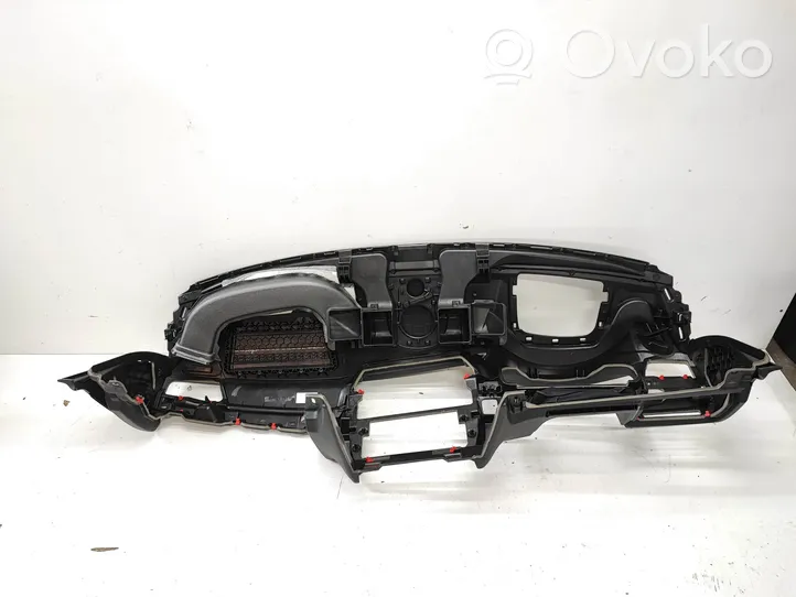 BMW 5 F10 F11 Tableau de bord 9166657