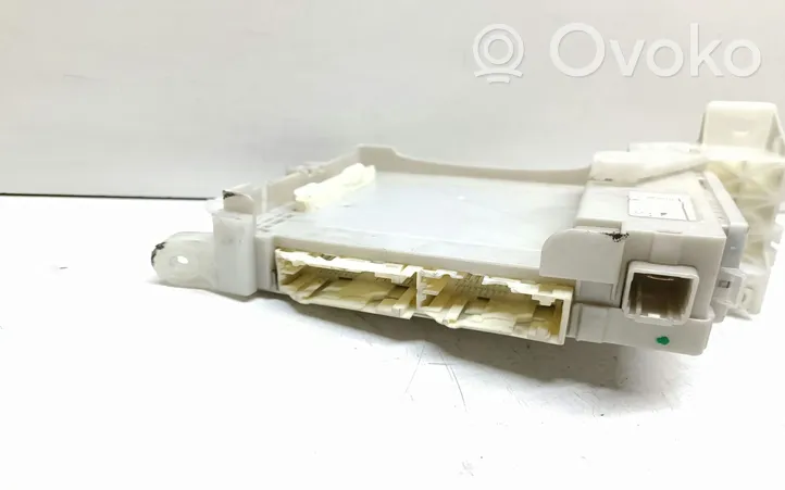 Toyota Prius (XW30) Module confort 8273047441