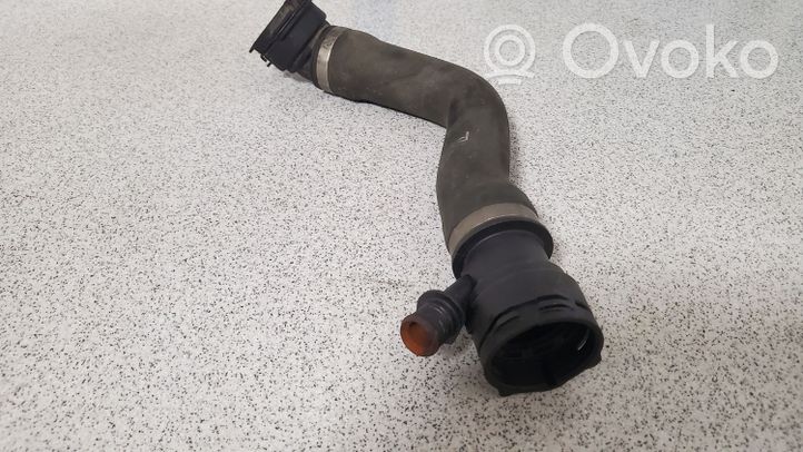 BMW 5 E60 E61 Tuyau de liquide de refroidissement moteur 