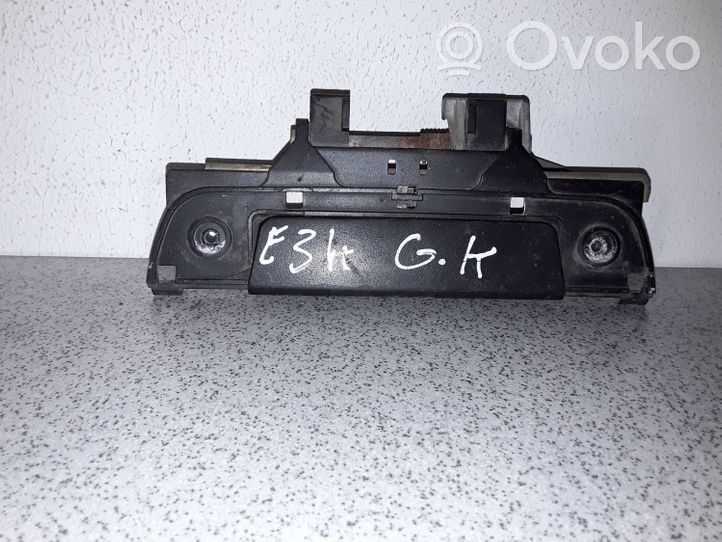 BMW 5 E34 Maniglia esterna per portiera posteriore 51228138951