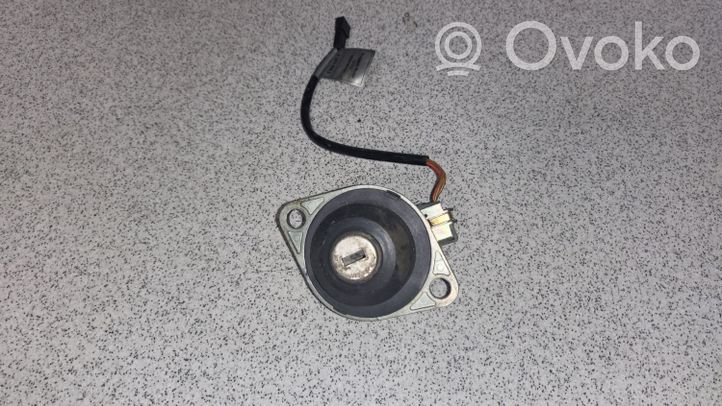 BMW 5 E39 Loading door lock 8363699