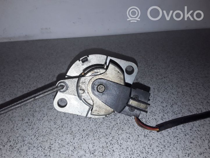 BMW 5 E39 Loading door lock 8363699