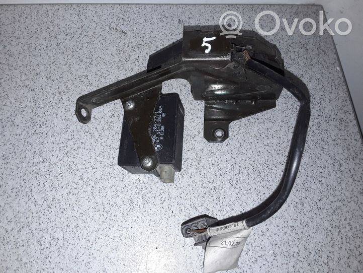 BMW 5 E39 Blocco/chiusura/serratura del finestrino del portellone posteriore 8238469