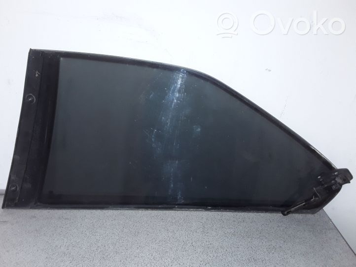 BMW 3 E36 Vitre de fenêtre porte arrière 51368119078