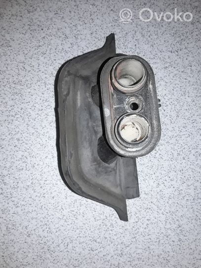 BMW 5 E34 Caurulīte (-es) / šļūtene (-es) 8390010