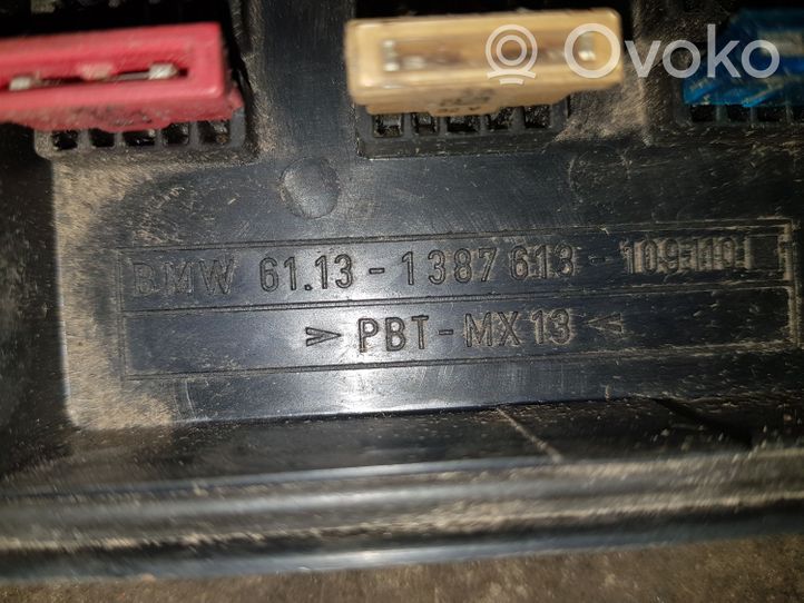 BMW 3 E36 Dangtelis saugiklių dėžės 61131387613