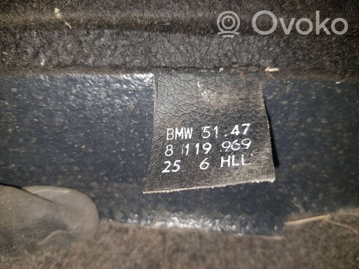 BMW 3 E36 Doublure de coffre arrière, tapis de sol 51478119969