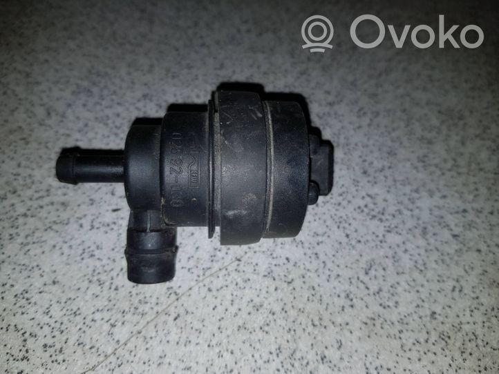 BMW 7 E38 Valve vacuum 1748875