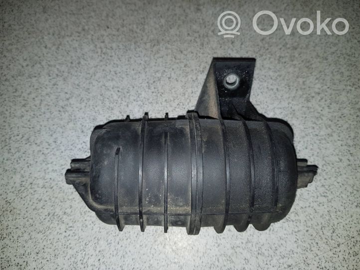 BMW 5 E39 Réservoir d'air sous vide 11652247620