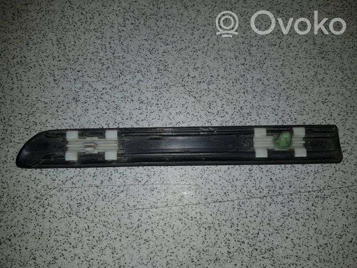 BMW 3 E46 Rivestimento parafango (modanatura) 8208447