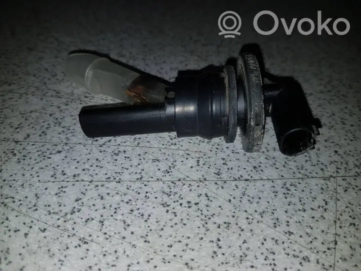 BMW 5 E39 Capteur de niveau de liquide lave-glace 61318360459