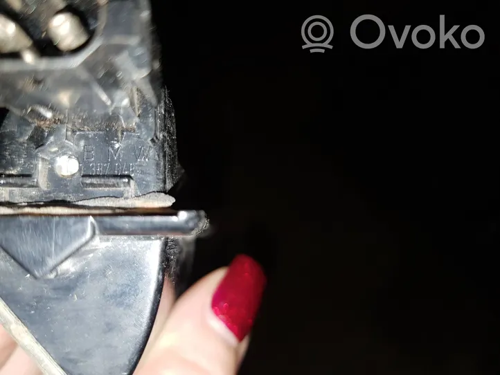 BMW 3 E36 Lampa oświetlenia tylnej tablicy rejestracyjnej 1387048