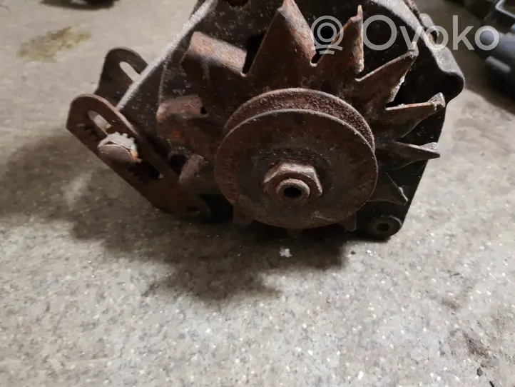 BMW 7 E32 Generator/alternator 0120468007