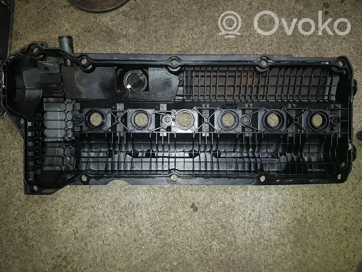 BMW 5 E39 Rocker cam cover 1928402937