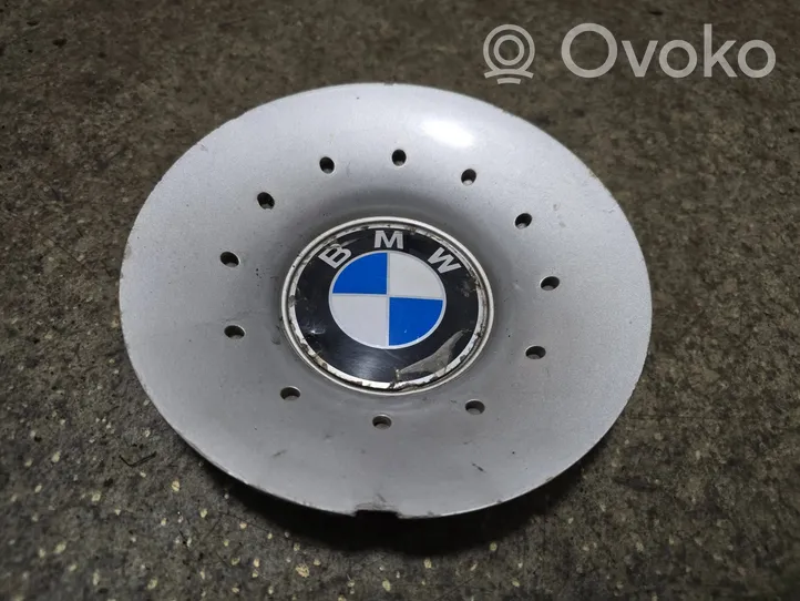 BMW 5 E39 Gamyklinis rato centrinės skylės dangtelis (-iai) 36131092327