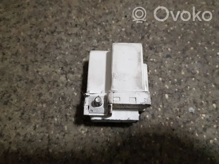 BMW 3 E46 Glow plug pre-heat relay 2247664