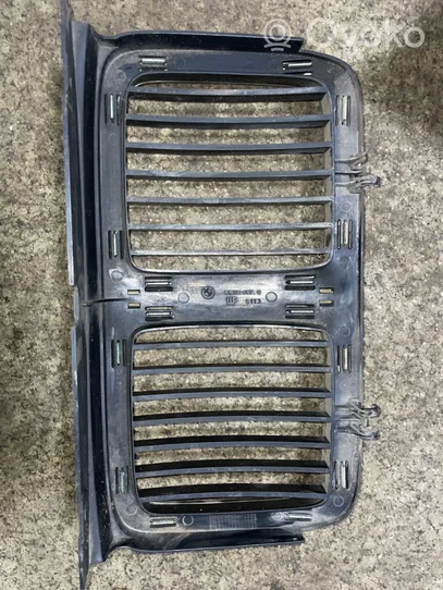 BMW 7 E32 Grille de calandre avant 19086970