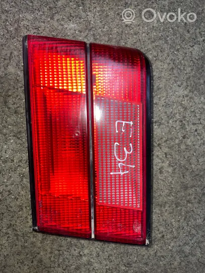 BMW 5 E34 Lampy tylnej klapy bagażnika 1384012